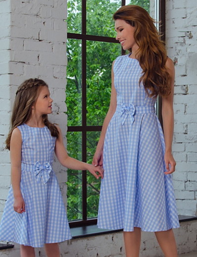 זול Family Matching Outfits-אמא ואני שמלה פסים פפיון כחול בהיר מידי ללא שרוולים בסיסי תלבושות תואמות / קיץ